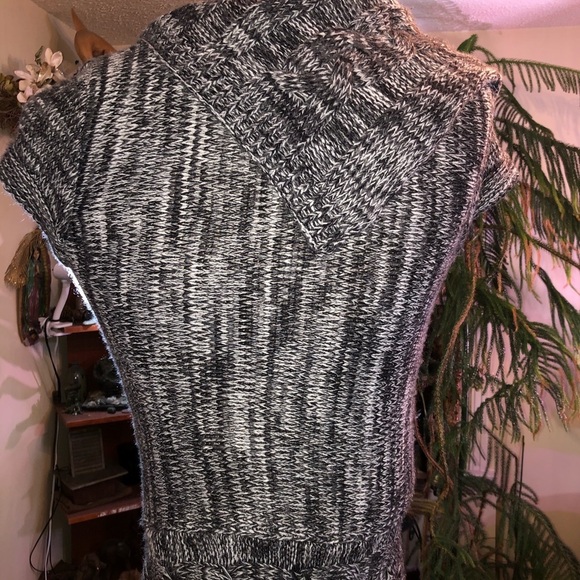 Womens black and white knit sweater dress. Small - Picture 5 of 8